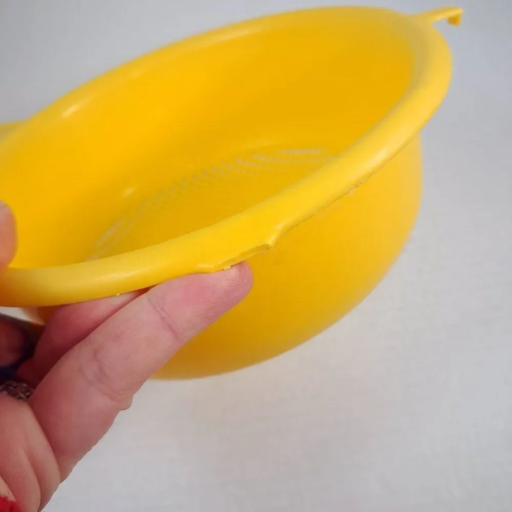 Vintage Action Ind Inc Yellow Plastic Colander Strainer Handle‎ Cheswick, PA